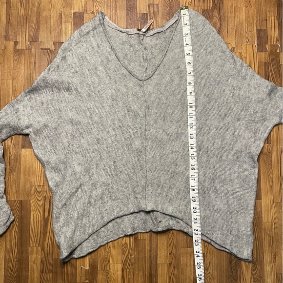 Free People 2/3 braided sleeve Sweater Grey Small - Picture 6 of 6